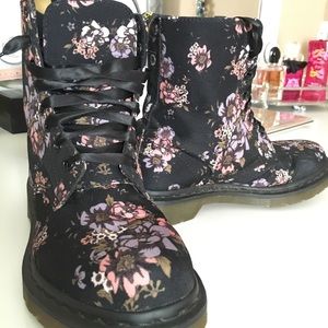 Dr. Martens Air Wair